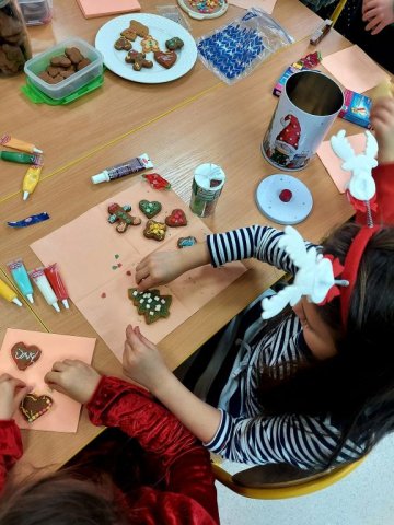 b_1024_768_0_00_images_2023_2024_KAWA_Pierniki_412914984_824735742787709_4945451224328910380_n